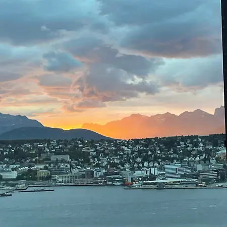 아파트 Spectacular Views And A Great Atmosphere